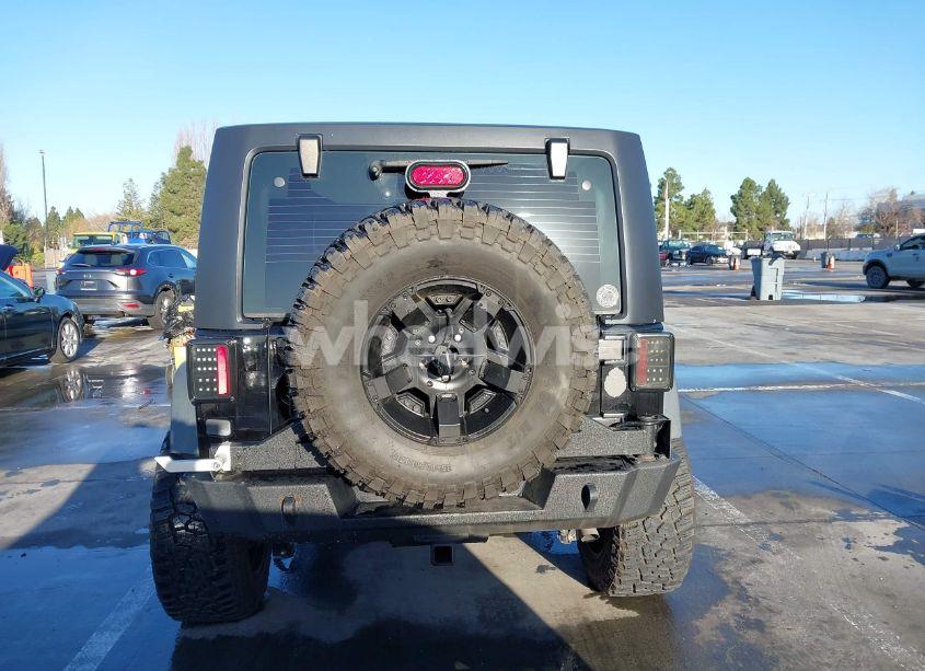 Photo 17 of 2018 Jeep Wrangler JK UNLIMITED SPORT 4X4 (VIN 1C4BJWDG7JL818843)