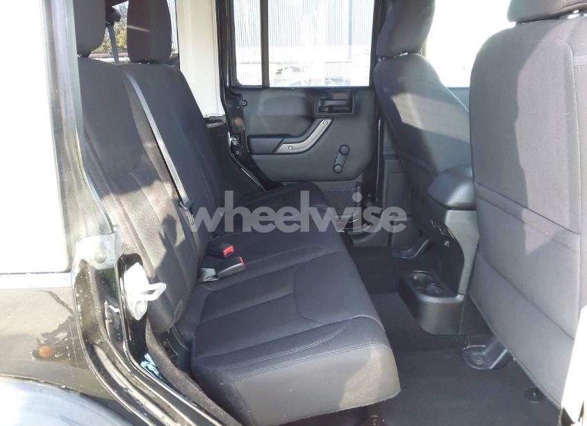 Photo 8 of 2018 Jeep Wrangler JK UNLIMITED SPORT 4X4 (VIN 1C4BJWDG7JL818843)