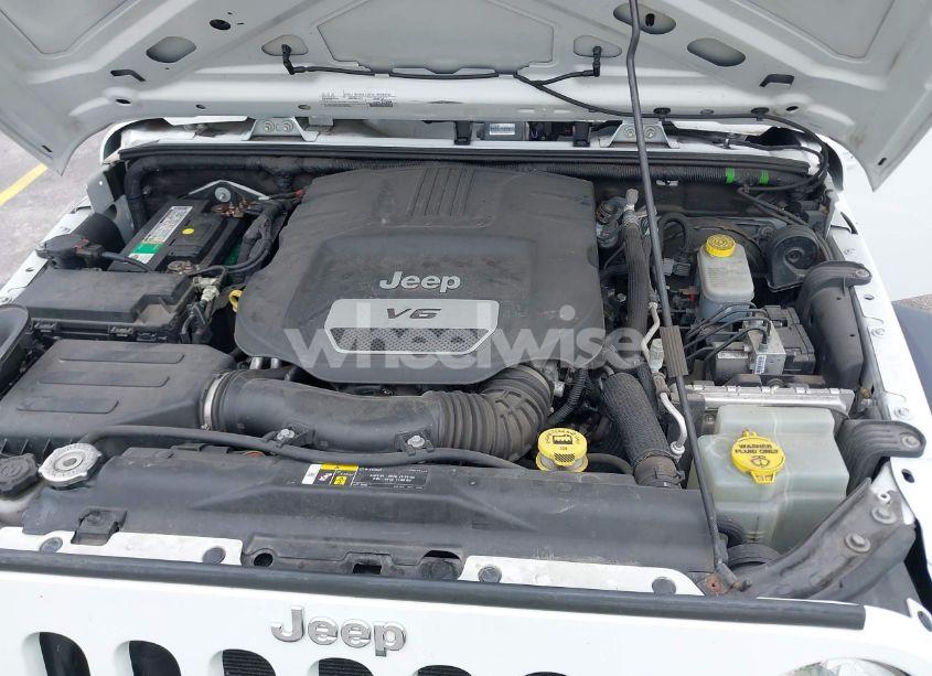 Photo 10 of 2018 Jeep Wrangler JK UNLIMITED SPORT 4X4 (VIN 1C4BJWDG7JL895132)