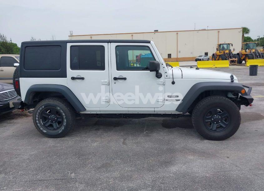 Photo 13 of 2018 Jeep Wrangler JK UNLIMITED SPORT 4X4 (VIN 1C4BJWDG7JL895132)