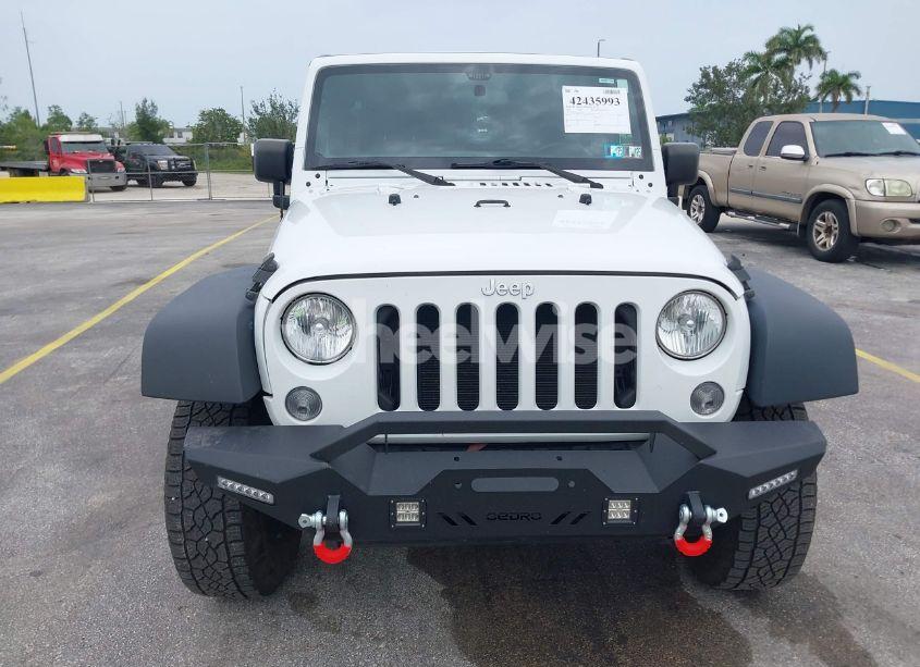 Photo 6 of 2018 Jeep Wrangler JK UNLIMITED SPORT 4X4 (VIN 1C4BJWDG7JL895132)