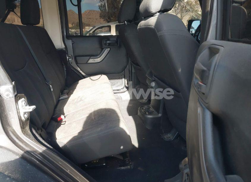 Photo 8 of 2018 Jeep Wrangler JK UNLIMITED SPORT S 4X4 (VIN 1C4BJWDG7JL926640)