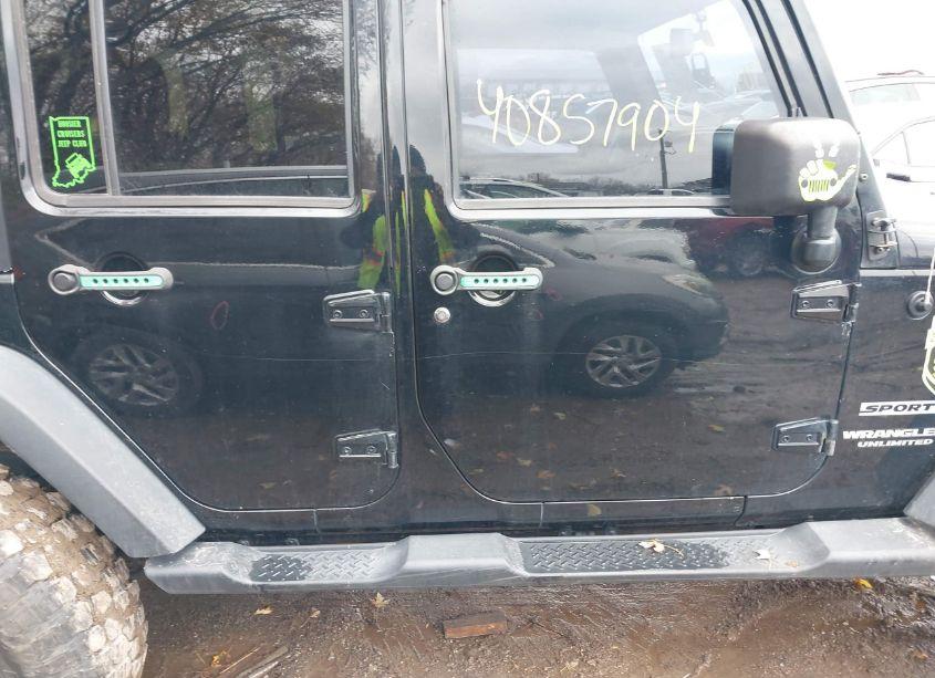 Photo 13 of 2013 Jeep Wrangler UNLIMITED SPORT (VIN 1C4BJWDG8DL606327)