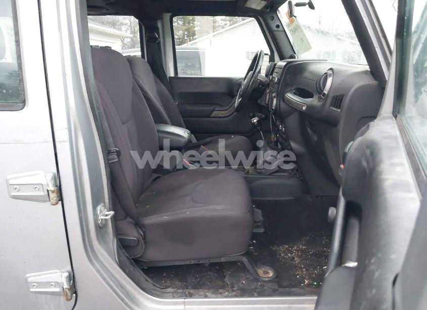 Photo 5 of 2014 Jeep Wrangler UNLIMITED SPORT (VIN 1C4BJWDG8EL148970)