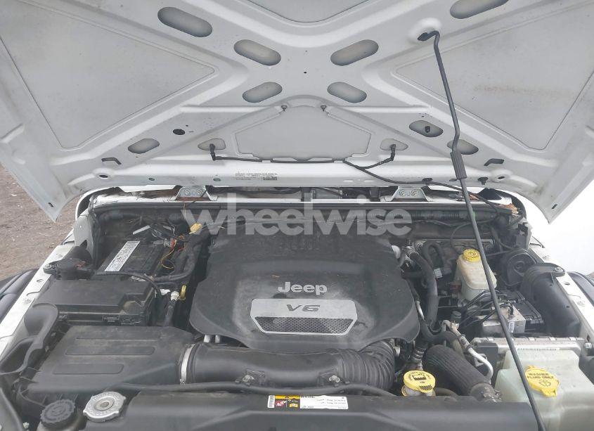 Photo 10 of 2015 Jeep Wrangler UNLIMITED SPORT (VIN 1C4BJWDG8FL519451)