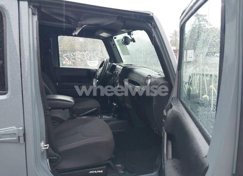 Photo 5 of 2015 Jeep Wrangler UNLIMITED SPORT (VIN 1C4BJWDG8FL644403)