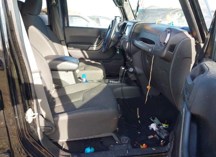 Photo 5 of 2016 Jeep Wrangler UNLIMITED SPORT (VIN 1C4BJWDG8GL106429)