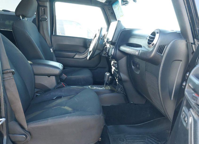 Photo 5 of 2016 Jeep Wrangler UNLIMITED SPORT (VIN 1C4BJWDG8GL202397)