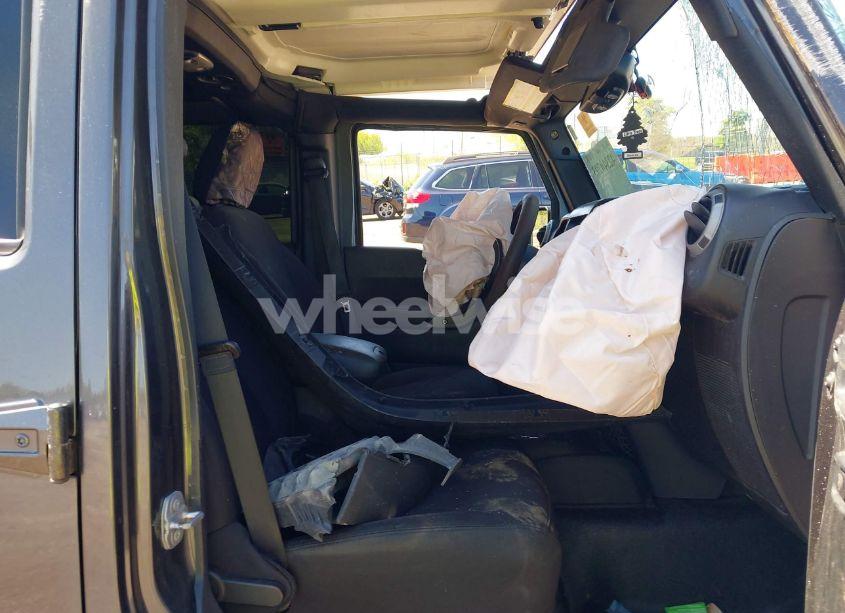 Photo 5 of 2017 Jeep Wrangler UNLIMITED SPORT 4X4 (VIN 1C4BJWDG8HL520876)