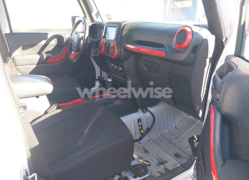 Photo 5 of 2017 Jeep Wrangler UNLIMITED SPORT 4X4 (VIN 1C4BJWDG8HL548869)