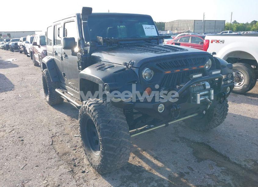 2017 Jeep Wrangler UNLIMITED SPORT 4X4 (VIN 1C4BJWDG8HL567051) main photo