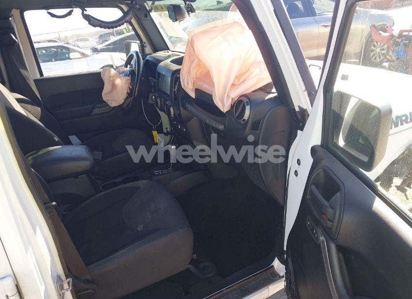 Photo 5 of 2017 Jeep Wrangler UNLIMITED BIG BEAR 4X4 (VIN 1C4BJWDG8HL612523)