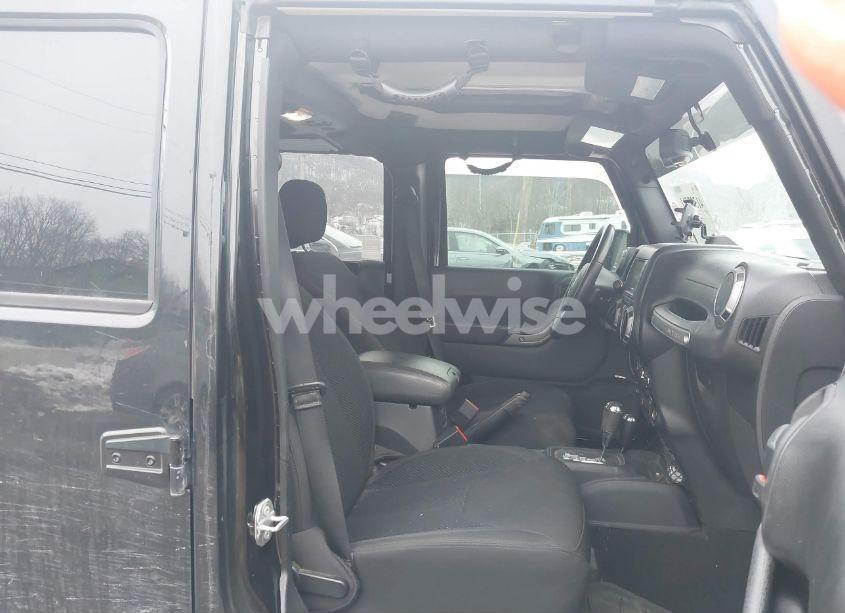 Photo 5 of 2017 Jeep Wrangler UNLIMITED BIG BEAR 4X4 (VIN 1C4BJWDG8HL685150)