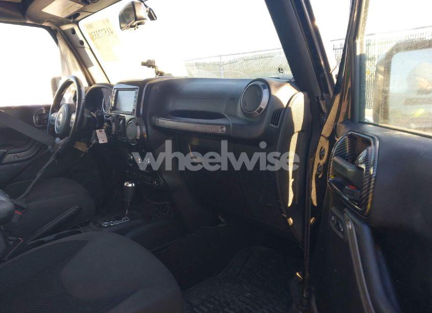 Photo 5 of 2017 Jeep Wrangler UNLIMITED BIG BEAR 4X4 (VIN 1C4BJWDG8HL695760)