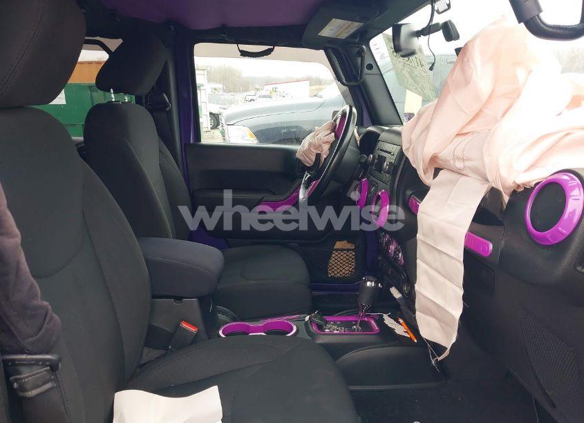 Photo 5 of 2018 Jeep Wrangler JK UNLIMITED SPORT S 4X4 (VIN 1C4BJWDG8JL828832)