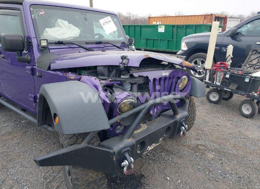 Photo 6 of 2018 Jeep Wrangler JK UNLIMITED SPORT S 4X4 (VIN 1C4BJWDG8JL828832)