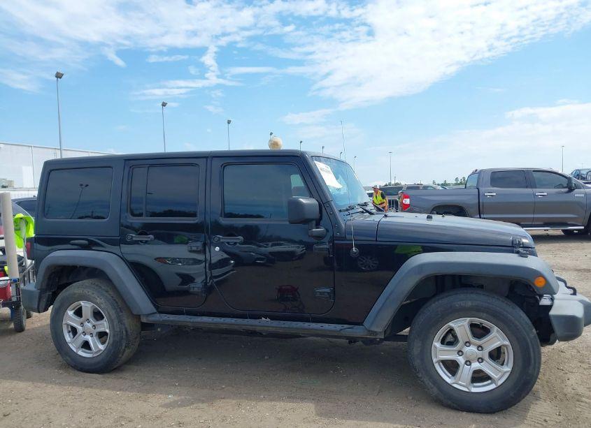 Photo 13 of 2018 Jeep Wrangler JK UNLIMITED SPORT S 4X4 (VIN 1C4BJWDG8JL835375)