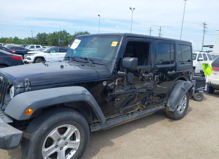 Photo 6 of 2018 Jeep Wrangler JK UNLIMITED SPORT S 4X4 (VIN 1C4BJWDG8JL835375)