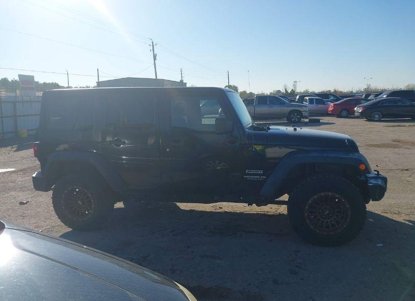 Photo 13 of 2013 Jeep Wrangler UNLIMITED SPORT (VIN 1C4BJWDG9DL673874)