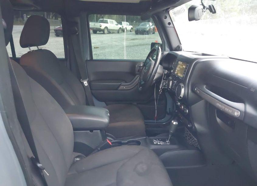 Photo 5 of 2014 Jeep Wrangler UNLIMITED SPORT (VIN 1C4BJWDG9EL277042)