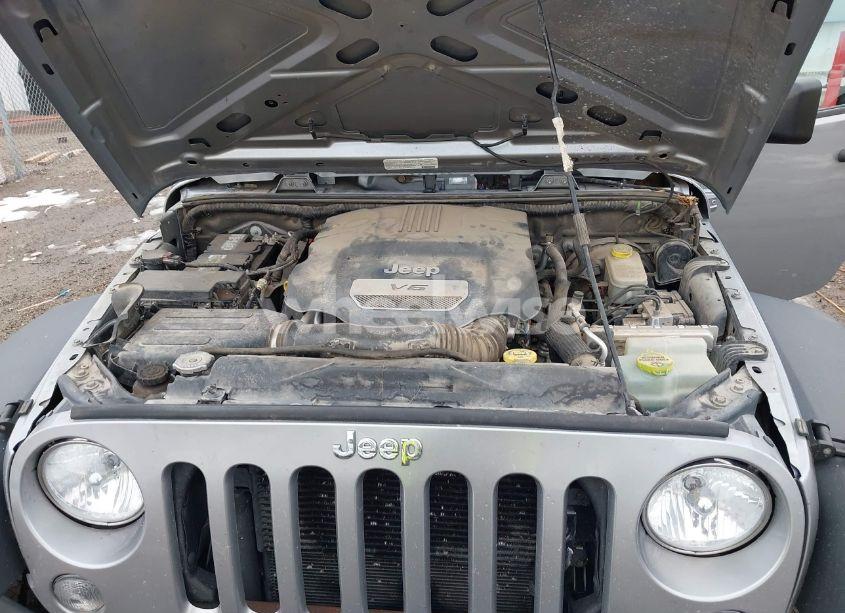 Photo 10 of 2014 Jeep Wrangler UNLIMITED SPORT (VIN 1C4BJWDG9EL313957)