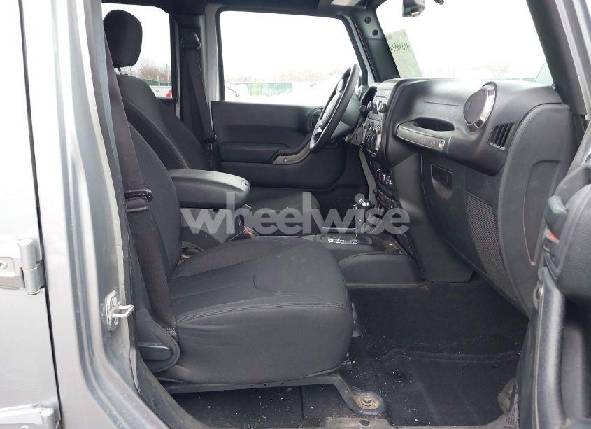 Photo 5 of 2014 Jeep Wrangler UNLIMITED SPORT (VIN 1C4BJWDG9EL313957)