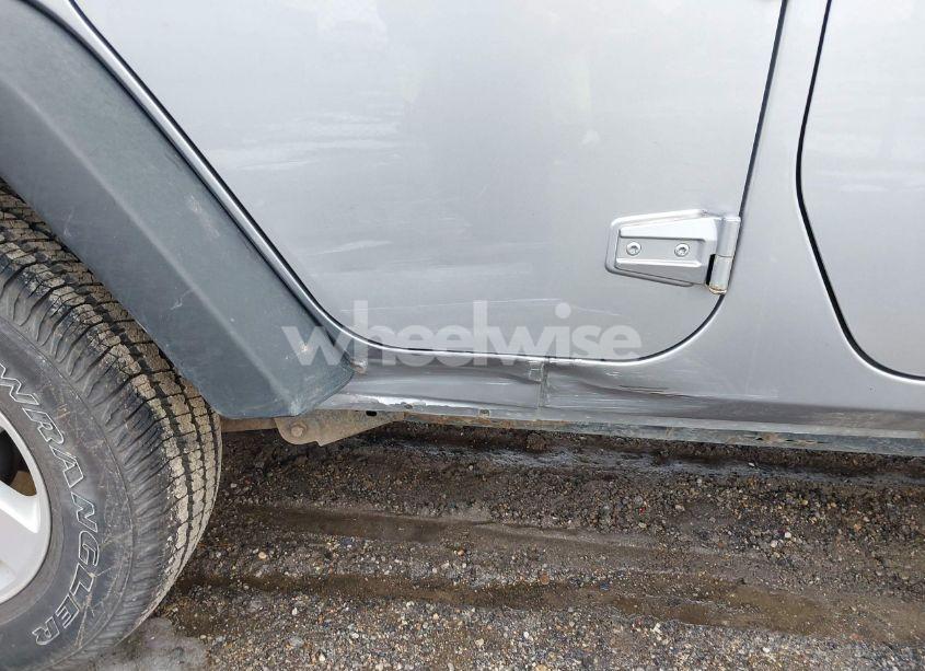 Photo 6 of 2014 Jeep Wrangler UNLIMITED SPORT (VIN 1C4BJWDG9EL313957)