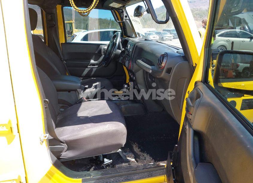 Photo 5 of 2015 Jeep Wrangler UNLIMITED SPORT (VIN 1C4BJWDG9FL582249)