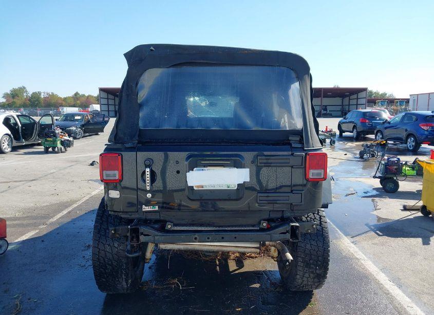 Photo 16 of 2015 Jeep Wrangler UNLIMITED SPORT (VIN 1C4BJWDG9FL641042)