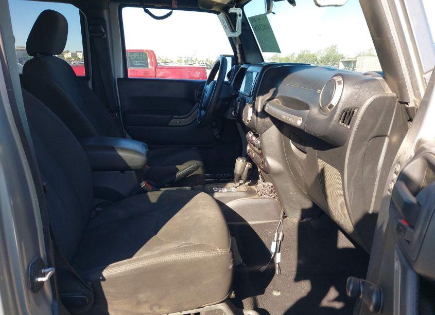 Photo 5 of 2015 Jeep Wrangler UNLIMITED SPORT (VIN 1C4BJWDG9FL766719)