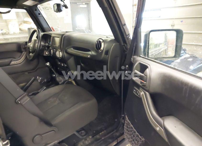 Photo 5 of 2016 Jeep Wrangler UNLIMITED WILLYS WHEELER (VIN 1C4BJWDG9GL114359)