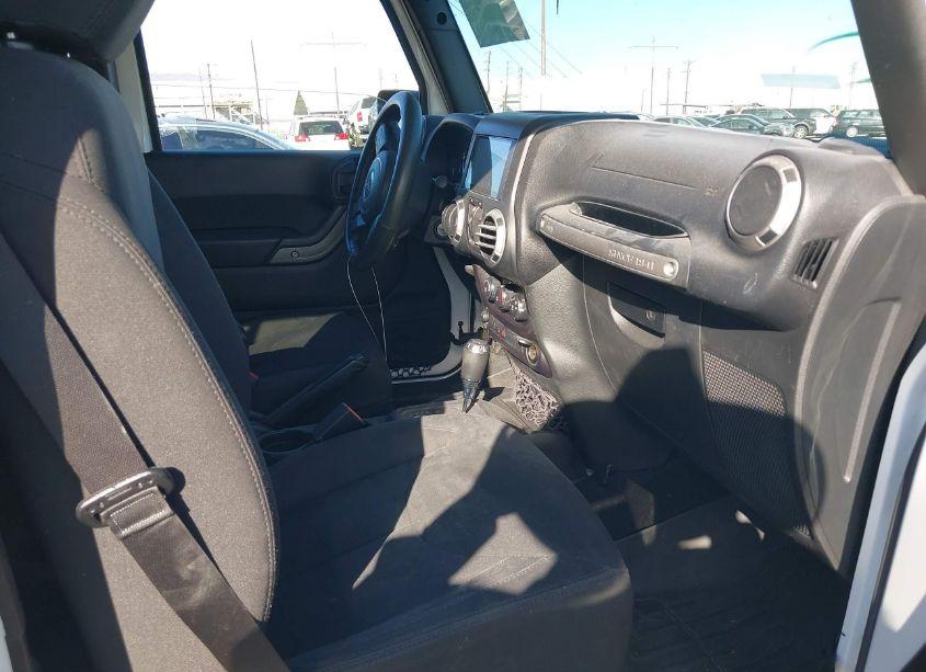 Photo 5 of 2016 Jeep Wrangler UNLIMITED SPORT (VIN 1C4BJWDG9GL129508)