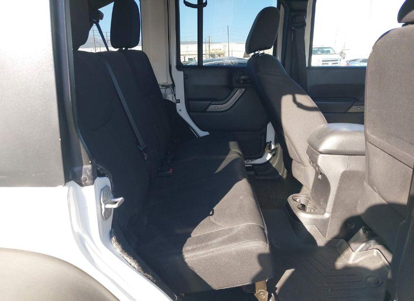 Photo 8 of 2016 Jeep Wrangler UNLIMITED SPORT (VIN 1C4BJWDG9GL129508)