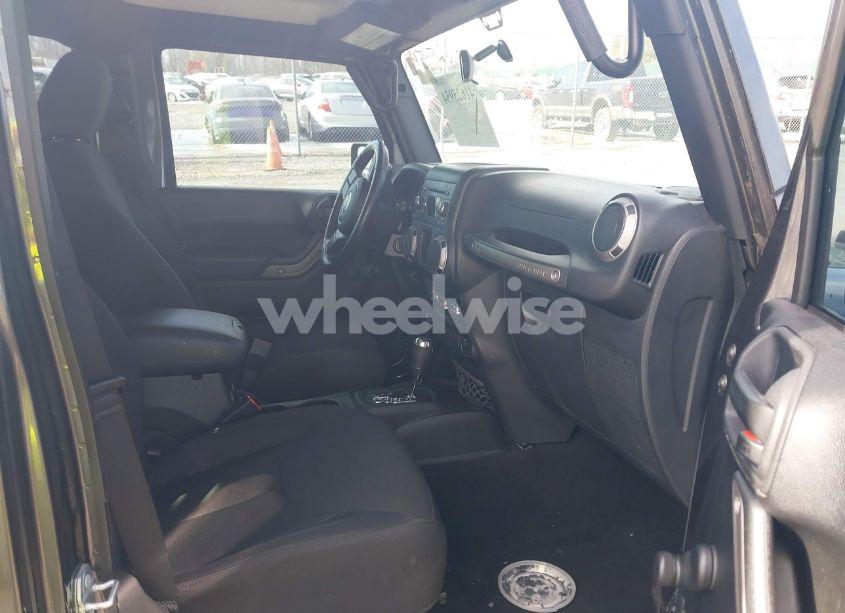 Photo 5 of 2016 Jeep Wrangler UNLIMITED SPORT (VIN 1C4BJWDG9GL335637)