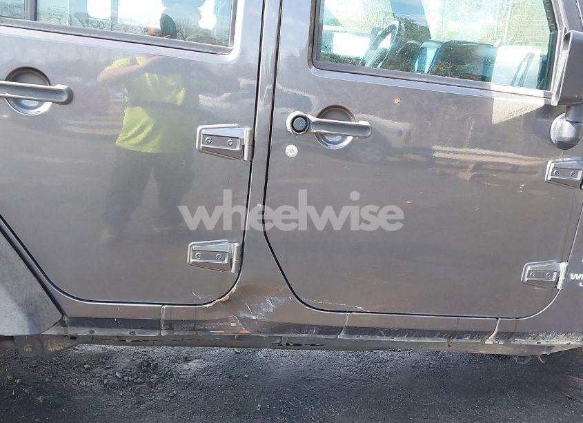 Photo 6 of 2017 Jeep Wrangler UNLIMITED WILLY WHEELER 4X4 (VIN 1C4BJWDG9HL516691)