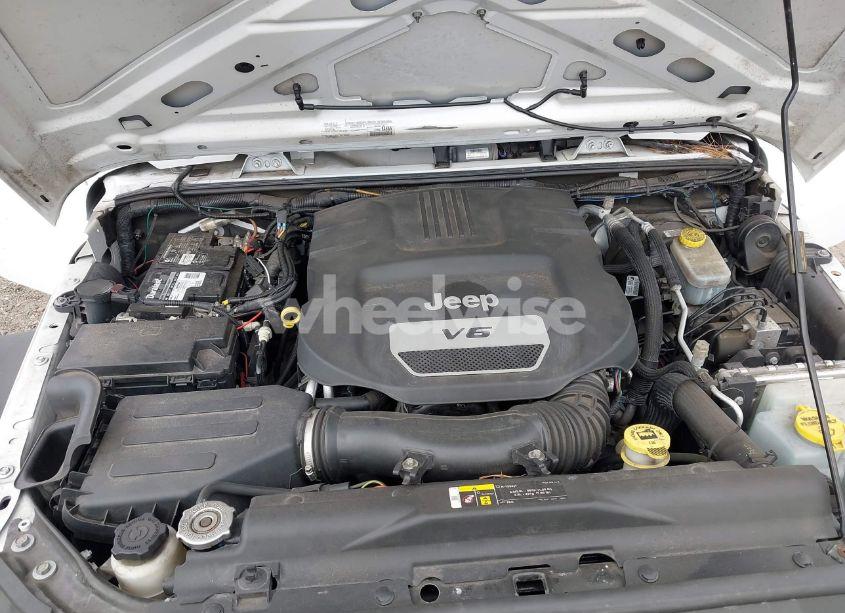 Photo 10 of 2017 Jeep Wrangler UNLIMITED SPORT 4X4 (VIN 1C4BJWDG9HL671323)