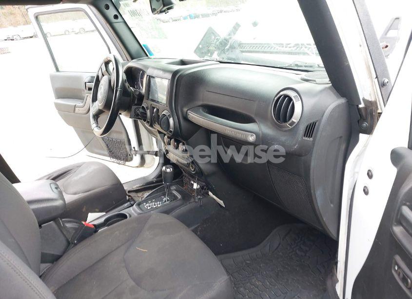 Photo 5 of 2017 Jeep Wrangler UNLIMITED SPORT 4X4 (VIN 1C4BJWDG9HL671323)