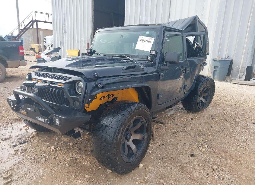 Photo 2 of 2017 Jeep Wrangler UNLIMITED SPORT 4X4 (VIN 1C4BJWDG9HL743007)