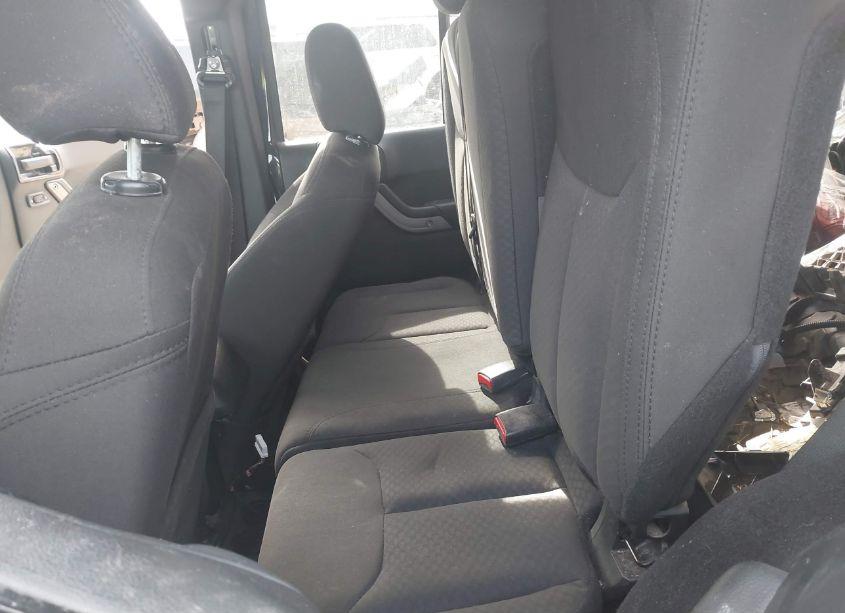 Photo 8 of 2017 Jeep Wrangler UNLIMITED SPORT 4X4 (VIN 1C4BJWDG9HL743007)