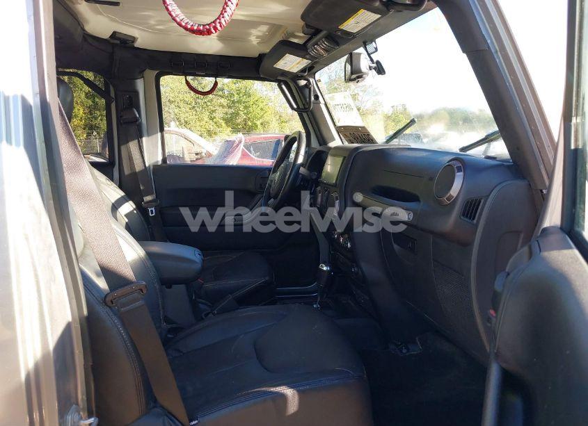 Photo 5 of 2018 Jeep Wrangler JK UNLIMITED SPORT S 4X4 (VIN 1C4BJWDG9JL860379)