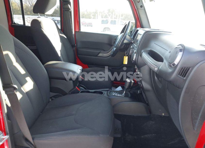 Photo 5 of 2018 Jeep Wrangler JK UNLIMITED SPORT S 4X4 (VIN 1C4BJWDG9JL874850)