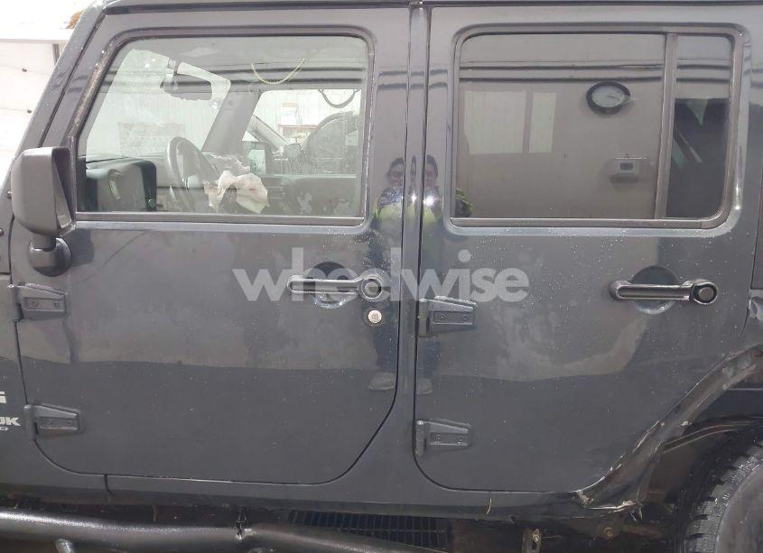 Photo 15 of 2018 Jeep Wrangler JK UNLIMITED SPORT S 4X4 (VIN 1C4BJWDG9JL890272)