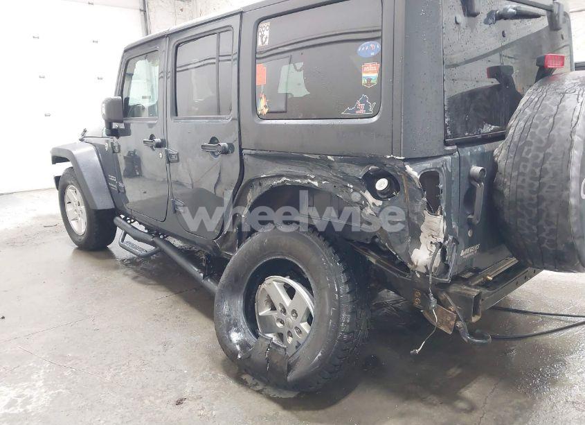 Photo 6 of 2018 Jeep Wrangler JK UNLIMITED SPORT S 4X4 (VIN 1C4BJWDG9JL890272)