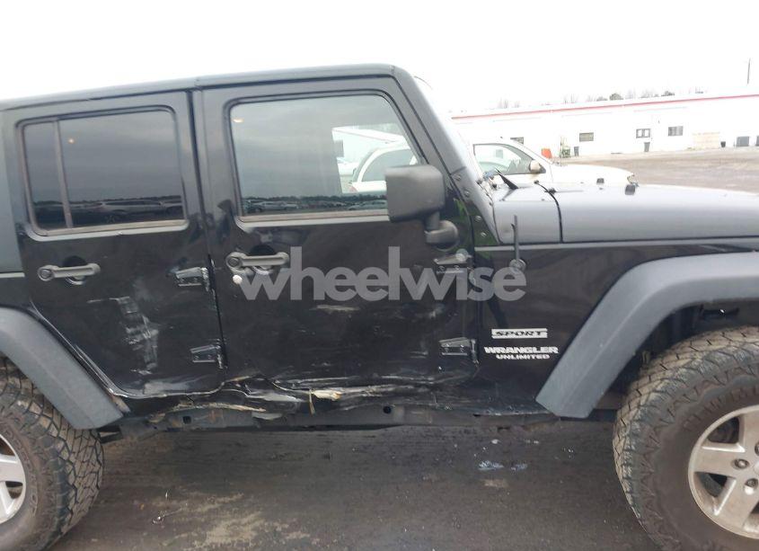 Photo 13 of 2013 Jeep Wrangler UNLIMITED SPORT (VIN 1C4BJWDGXDL522722)