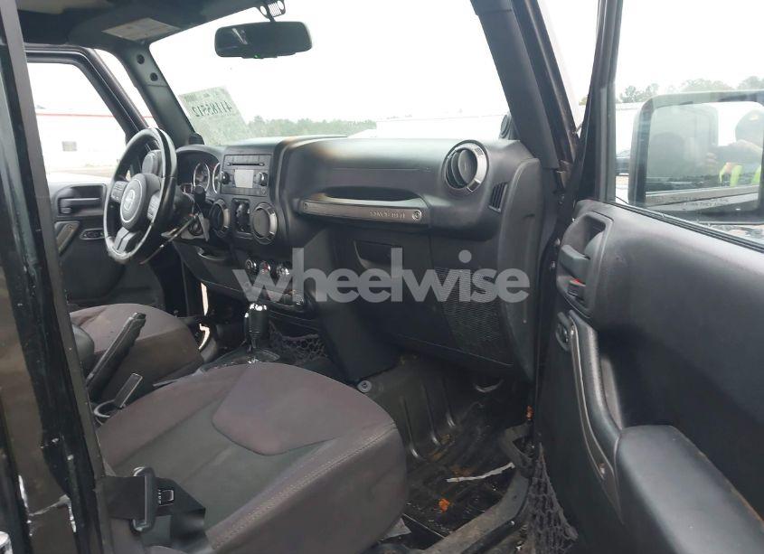 Photo 5 of 2013 Jeep Wrangler UNLIMITED SPORT (VIN 1C4BJWDGXDL522722)