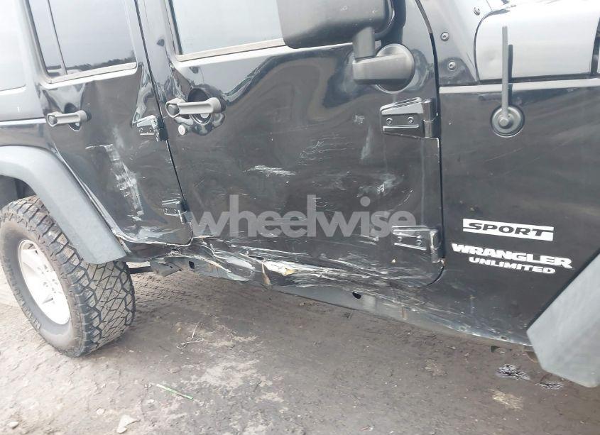 Photo 6 of 2013 Jeep Wrangler UNLIMITED SPORT (VIN 1C4BJWDGXDL522722)