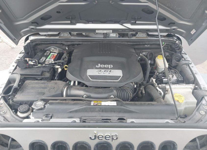 Photo 10 of 2013 Jeep Wrangler UNLIMITED SPORT (VIN 1C4BJWDGXDL594455)