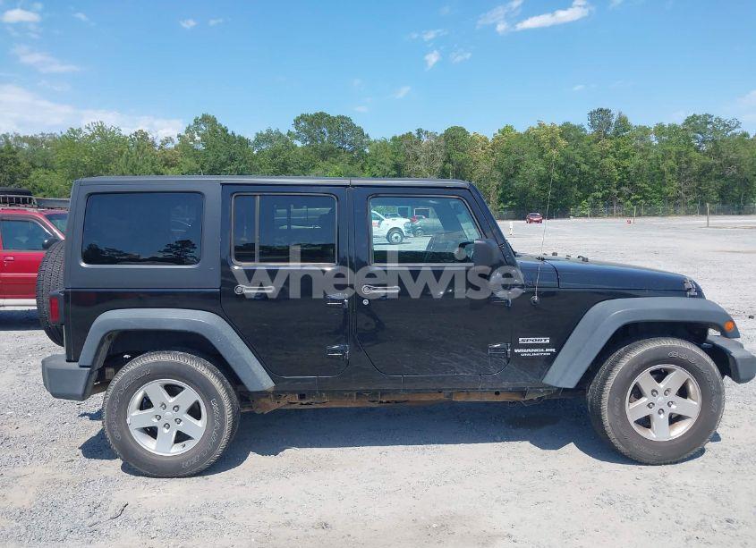 Photo 13 of 2014 Jeep Wrangler UNLIMITED SPORT (VIN 1C4BJWDGXEL104033)