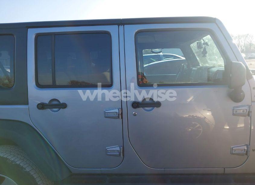 Photo 13 of 2014 Jeep Wrangler UNLIMITED SPORT (VIN 1C4BJWDGXEL120667)