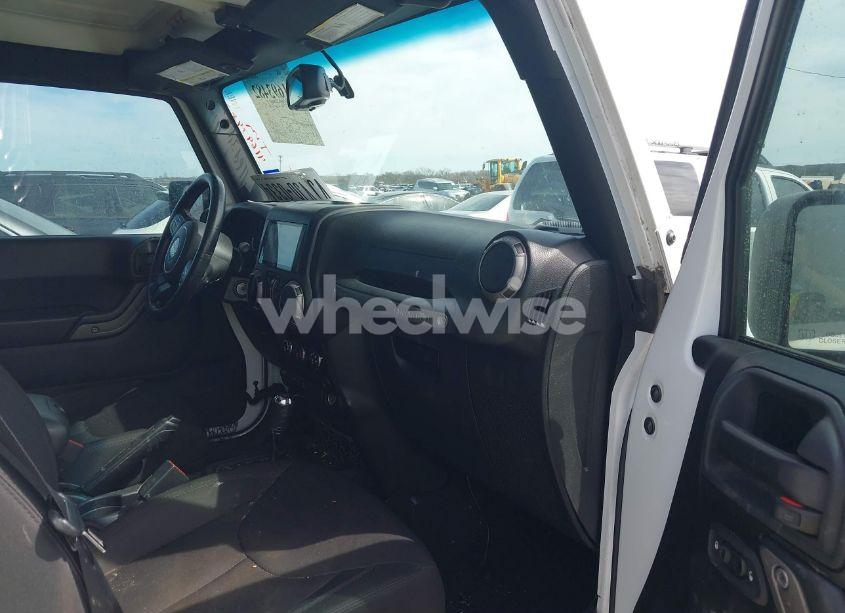 Photo 5 of 2015 Jeep Wrangler UNLIMITED SPORT (VIN 1C4BJWDGXFL666659)